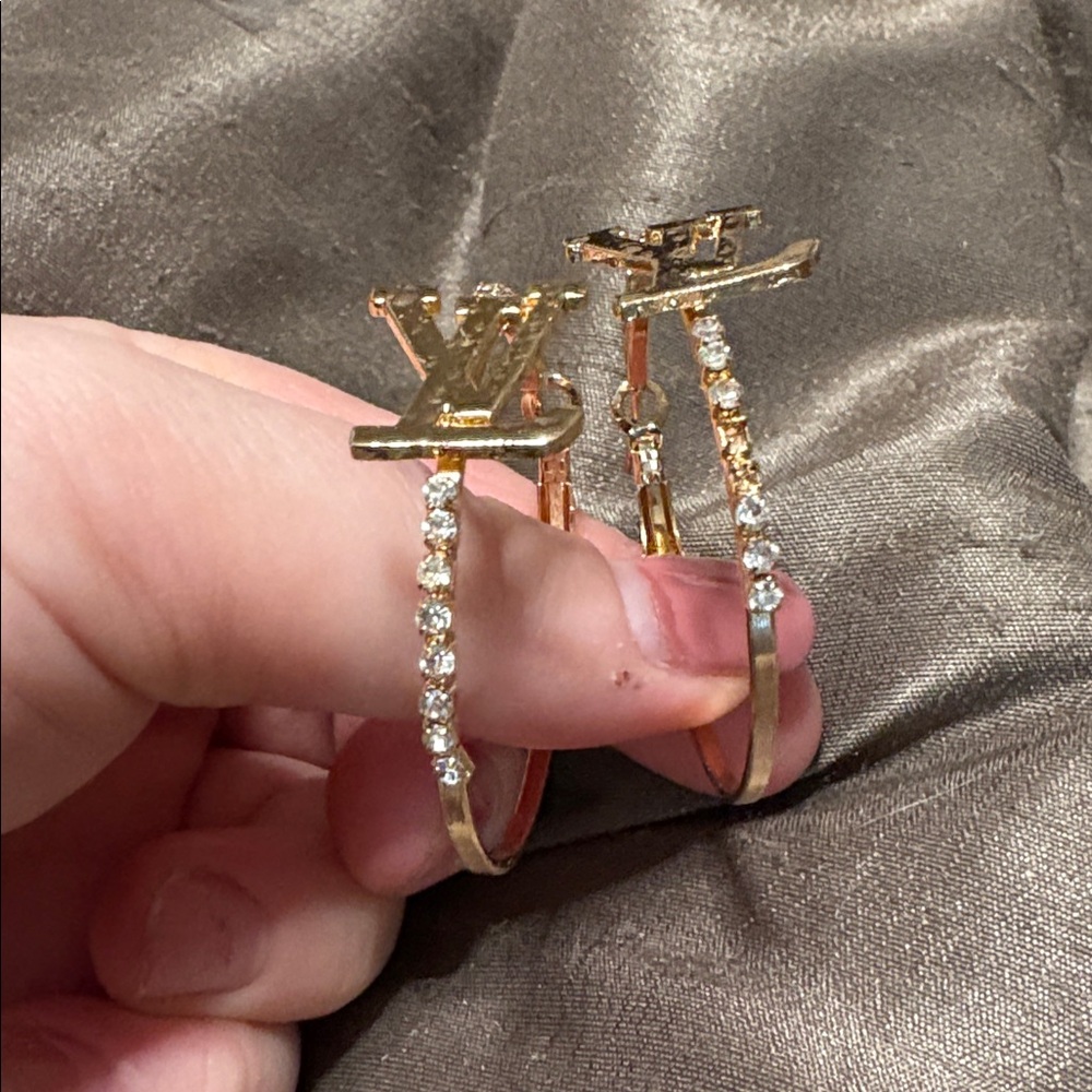 Gold hoops - Picture 2 of 5